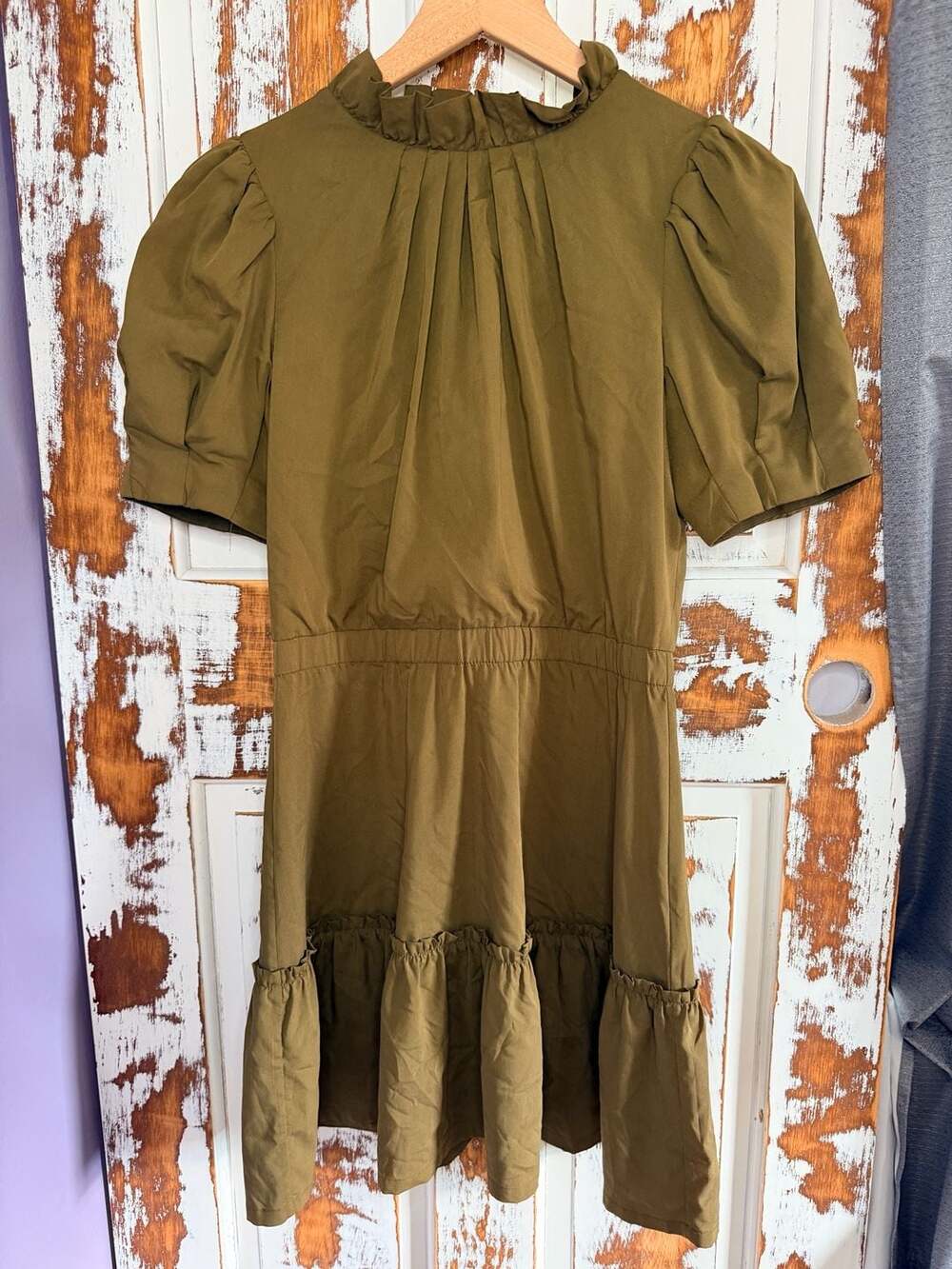 Alice + Olivia Olive Green Ruffle Neck Puff Sleeve Mini Dress Size 4 Boho Chic